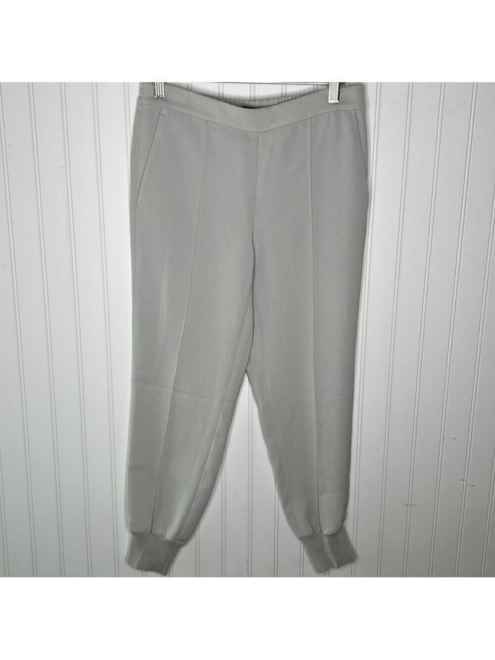 - Vince Pin-tuck Jogger Pants Size Extra Small